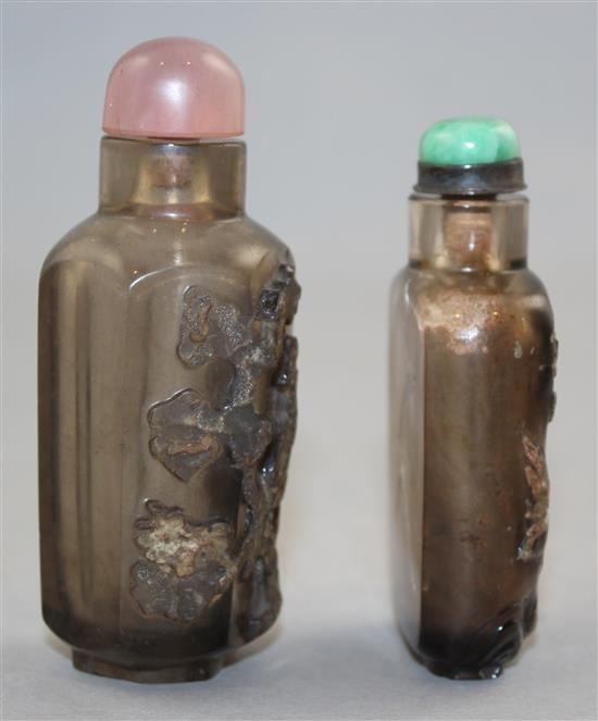 Two Chinese cameo quartz snuff bottles, 1800-1870, Richards no.s 266 and 480